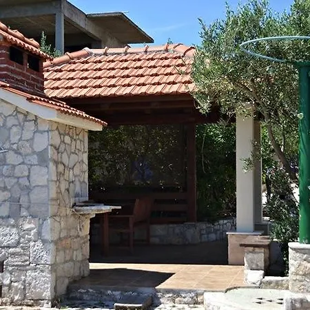 Capitano Apartman Slatine