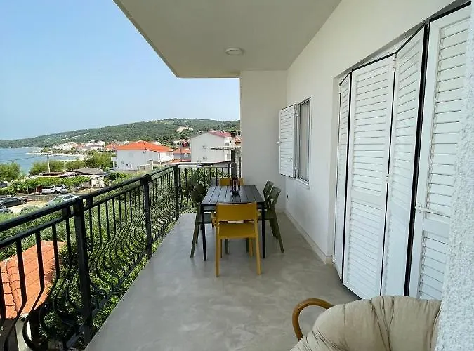 Capitano アパート スラティネ