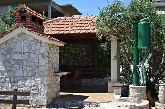 Capitano アパート スラティネ